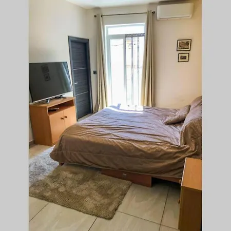 Appartamento Kings Landing A Spacious House With Pool & Jacuzzi