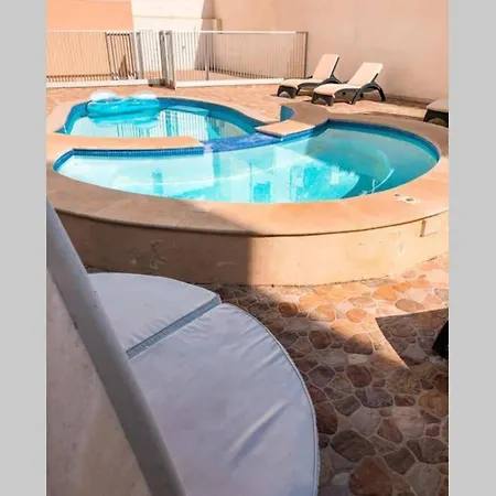 Kings Landing A Spacious House With Pool & Jacuzzi